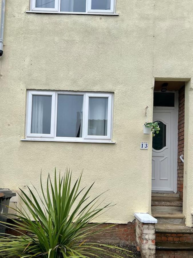 4 Bedroom Terrace House 웰링버러 외부 사진